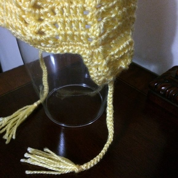 Brand New Handmade Crochet Baby Beanie with Pom Pom & Ear Flaps 3-6 Months - Picture 7 of 8